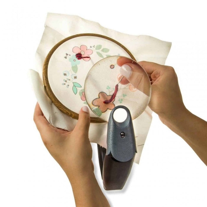 Carson FreeHand Foldable LED 2.5x Magnifier