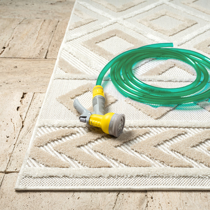 Dusk Diamonds Indoor/Outdoor Beige Rug