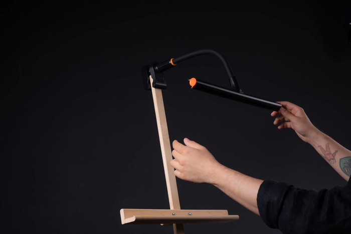 Easel Lamp Go