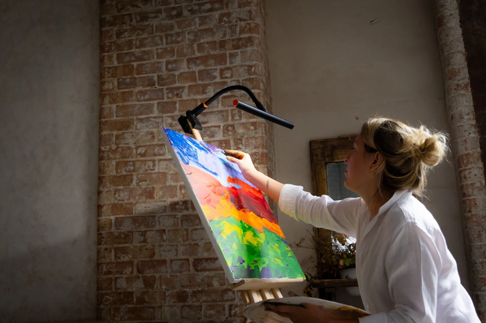 Easel Lamp Go