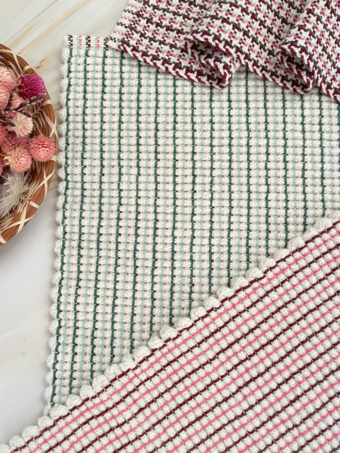Holly Berry Placemat & Napkin Patterns